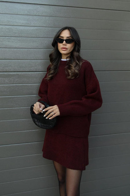 Nina – Oversize sweter damski o minimalistycznym kroju