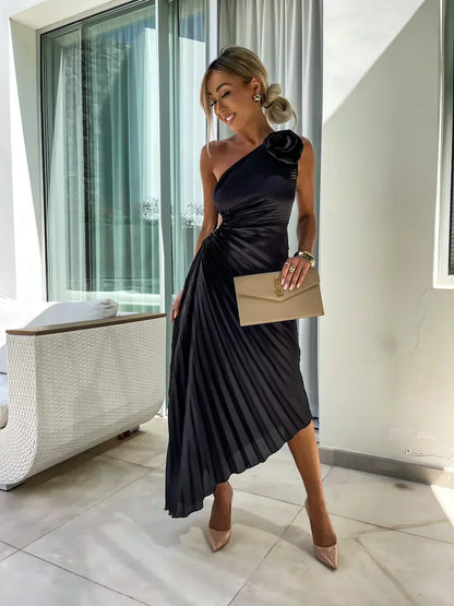 Karolina – Asymetryczna plisowana sukienka damska