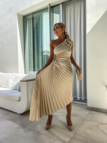 Karolina – Asymetryczna plisowana sukienka damska