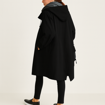 Laura – Minimalistyczny Płaszcz Przeciwdeszczowy z Kapturem