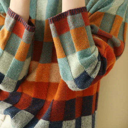 Oliwia – Damski Sweter w Kolorową Kratę z Golfem