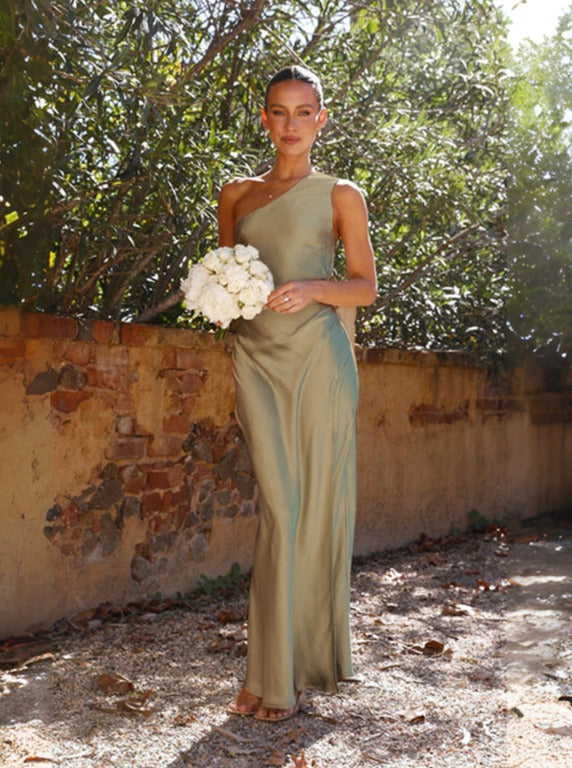 Leni – Sexy Dress with Asymmetrical Slit - Image 3