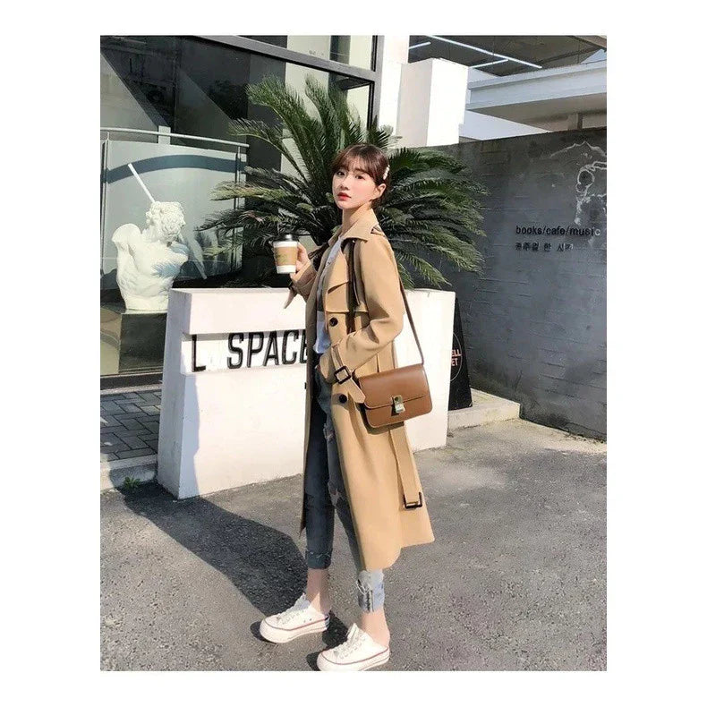 Katarzyna – Damski elegancki trencz maxi o klasycznym dwurzędowym kroju