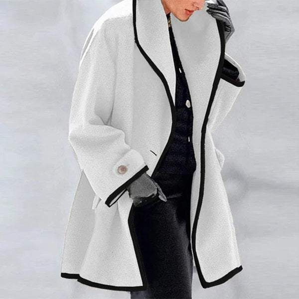 Stylowy oversize'owy płaszcz damski z kontrastowymi akcentami - J&B - 2 - Nowa-aura