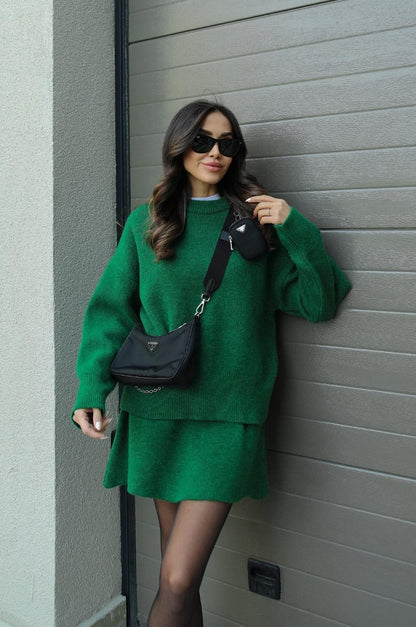 Nina – Oversize sweter damski o minimalistycznym kroju